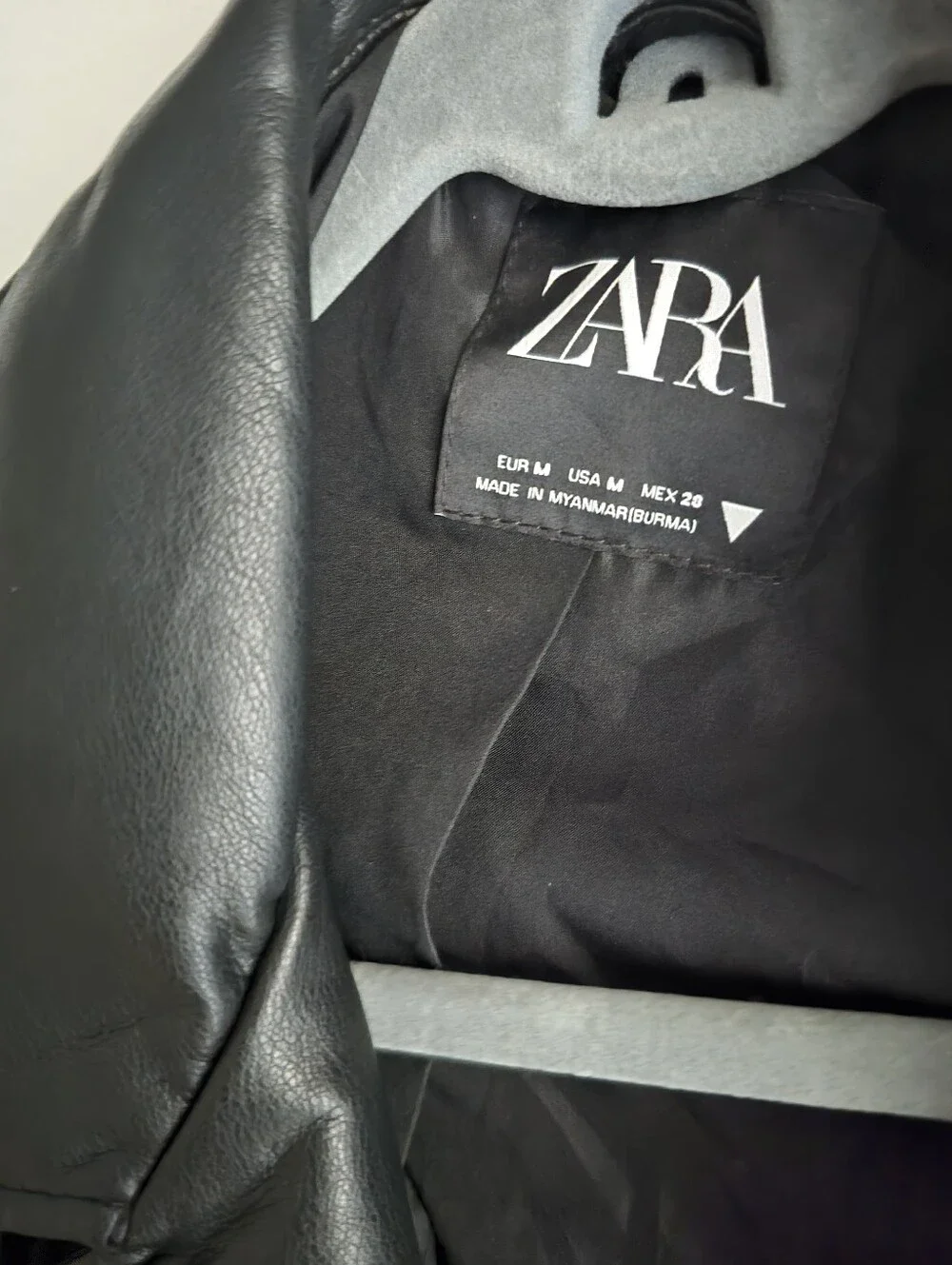 NWOT $80 Zara CROPPED FAUX LEATHER BIKER JACKET Size M